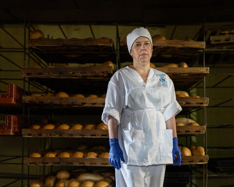 The power of loaf: Meet the bakers supplying bread to the front lines amid war in Ukraine